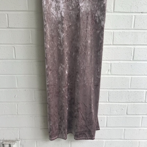 Band of Gypsies Haiden Crushed Velvet Dress - Picture 3 of 8